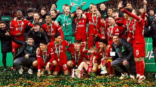 Vì sao Liverpool chăm bán măng non?