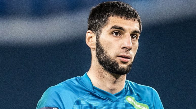 Hậu vệ Nga mừng vui rối rít vì trận đấu với tuyển Việt Nam 