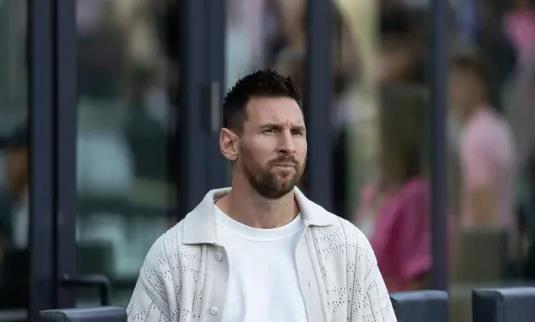 Messi cần bao nhiêu bàn thắng để đuổi kịp Ronaldo?