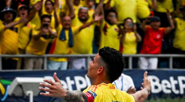 James Rodriguez chói sáng, Colombia đả bại Argentina