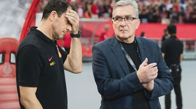 Báo Trung Quốc chỉ trích dữ dội HLV: Thật không biết xấu hổ