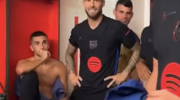 Nhận thẻ đỏ, sao Barca lộ rõ phản ứng trong phòng thay đồ