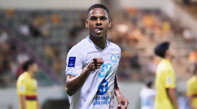 Người hùng Nam Định nhập viện sau trận thắng nhà ĐKVĐ Hong Kong