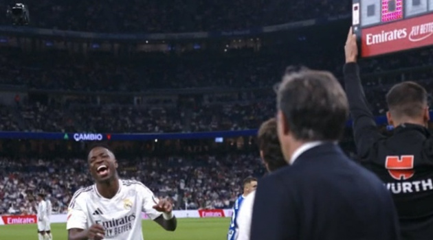 Vinicius hoá ‘Chí Phèo’; Endrick đá vào hạ bộ đối thủ