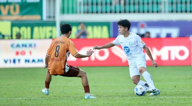 HLV Nam Định thán phục một điều về HAGL