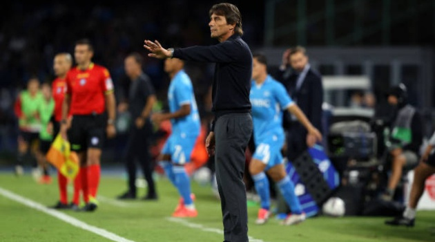 Conte thận trọng khi nói về khả năng giành Scudetto