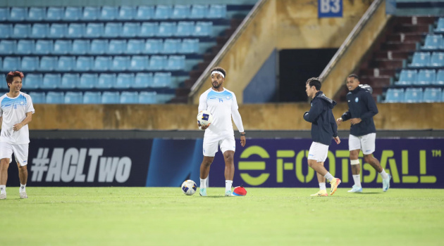 Sử dụng cầu thủ nhập tịch như Rafaelson là xu hướng của thế giới