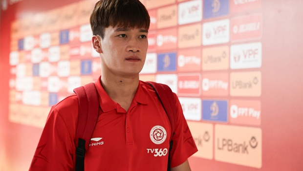 Hoàng Đức ngồi dự bị, HLV Kim Sang-sik lo sốt vó