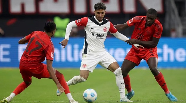 Hàng thủ Bayern đang quá dễ bị vượt qua