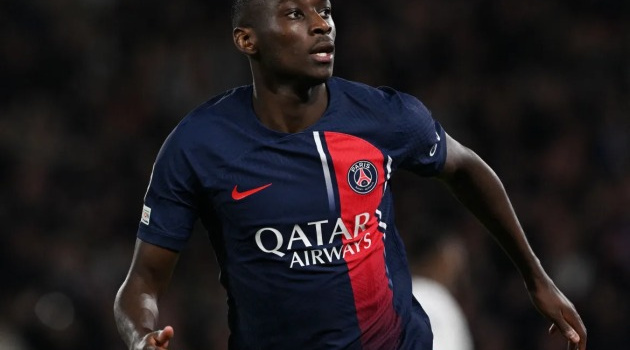 Luis Enrique lý giải quyết định loại Kolo Muani ngay sau 45 phút