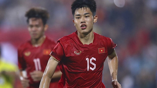 Tuyển Việt Nam chờ đợi 2 trò cưng của HLV Troussier