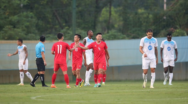 Việt Nam thắng Nam Định nhờ cú đúp của Bùi Vĩ Hào, HLV Mai Đức Chung nói về mục tiêu World Cup