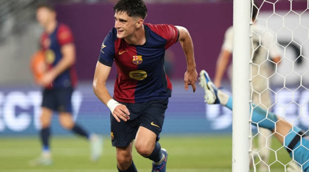 Barcelona đặt cược tương lai vào Pau Victor