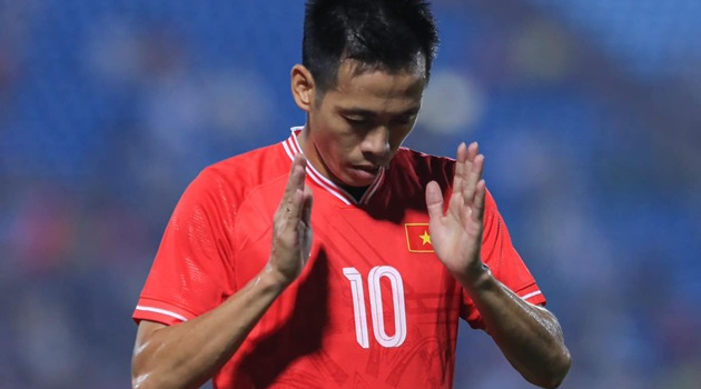 Văn Quyết giã từ ĐT Việt Nam, HLV Kim Sang-sik nói lời cảm ơn