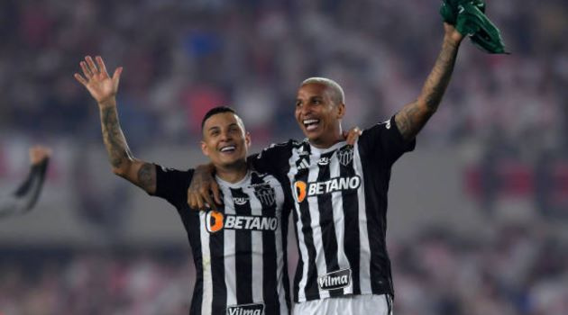 Hulk mờ nhạt, Atletico vẫn hiên ngang vào chung kết 