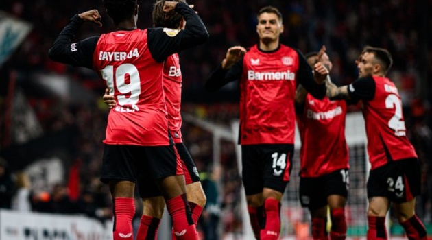 Patrik Schick lập cú đúp trong 9 phút; Leverkusen hủy diệt đối thủ