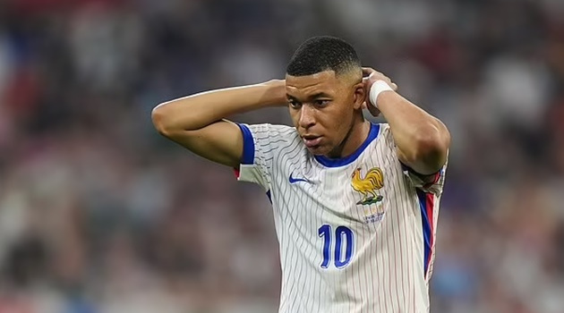 Mbappe quyết định tạm rời tuyển Pháp do mâu thuẫn với Deschamps?