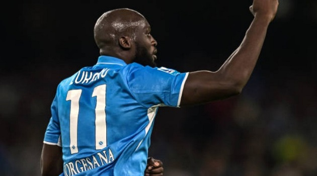 CHÍNH THỨC: Inter Milan nhận án phạt vì CĐV lăng mạ Lukaku