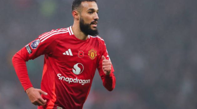 “Mazraoui là hậu vệ cánh xuất sắc nhất thế giới” 