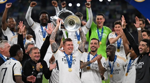 Toni Kroos hé lộ khả năng trở lại Real Madrid