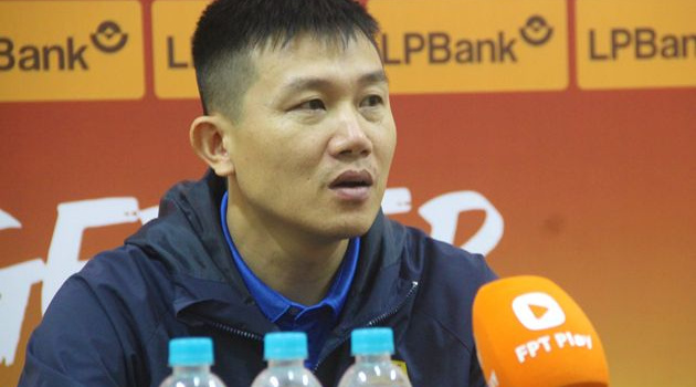 HLV SLNA thua 'tâm phục khẩu phục'; HLV Viettel mong vô địch V-League