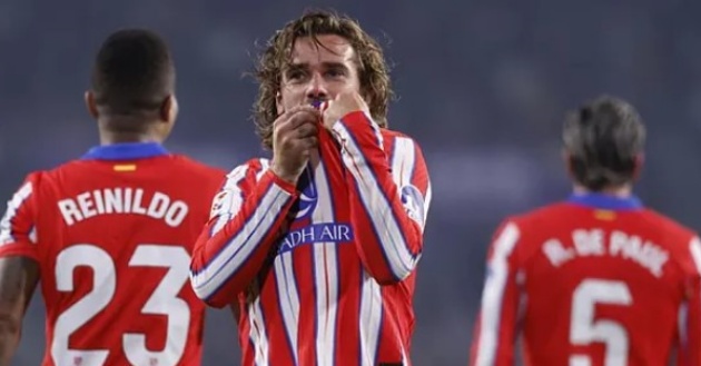 Hủy diệt đối thủ 5 bàn, Atletico đẩy Real xuống thứ 3 La Liga