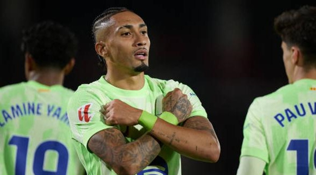 Không phải Yamal, Raphinha mới là điểm tựa trên hàng công Barca