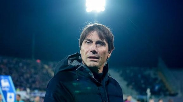 Napoli thắng đậm, Conte bất ngờ bỏ họp báo