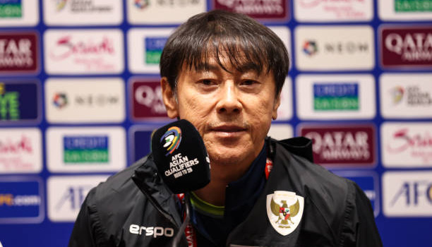 Thực hư chuyện CLB Hà Nội mời HLV Shin Tae-yong?