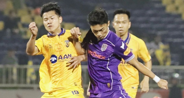 Tiến Linh im tiếng, Bình Dương thua đáng tiếc SLNA