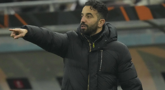 FCSB 0 -2 Manchester United: Vị trí thích hợp của Mainoo; Bài toán dành cho Amorim