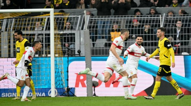 Dortmund gục ngã; Leverkusen quên cách ghi bàn ở vòng 21 Bundesliga