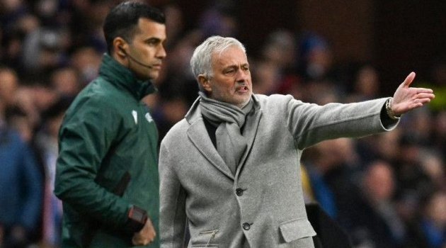 Quá đắng! Cơn ác mộng ám ảnh Mourinho