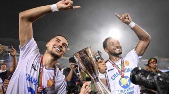 Cầu thủ Brazil và hai mảng màu đối lập ở V.League