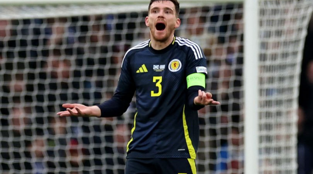 Robertson bị chỉ trích dữ dội sau thất bại 0-3 của Scotland trước Hy Lạp