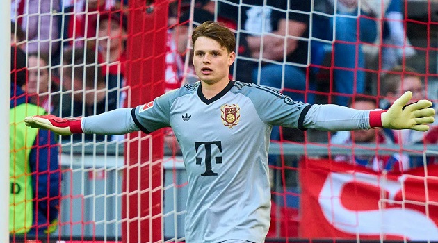 Jonas Urbig: Sự thăng tiến chóng mặt ở Bayern Munich