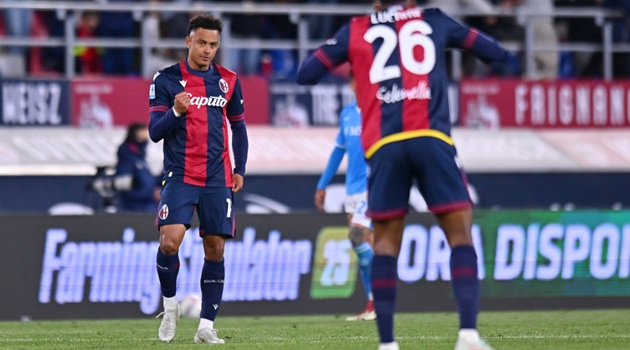 ''Bologna áp đảo Napoli''