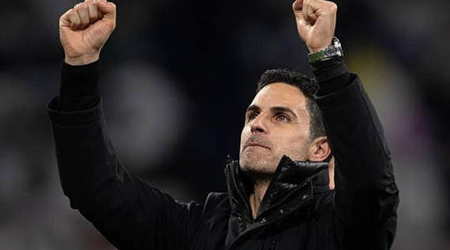 Arsenal đánh bại Real, Arteta vẫn muốn tát Saka