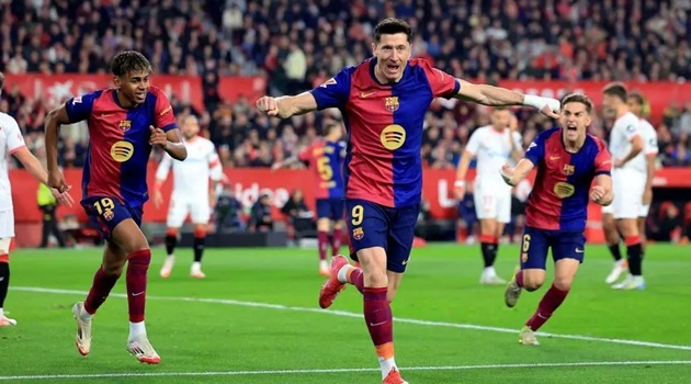 Lewandowski chấn thương gân kheo, Hansi Flick úp mở khả năng trở lại
