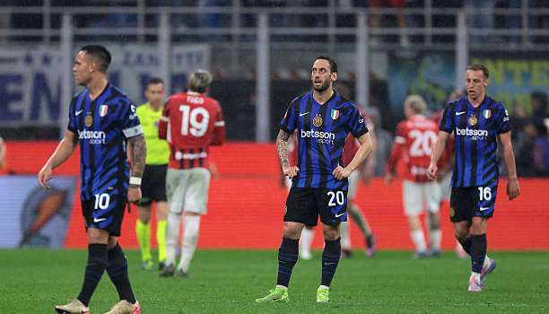 Bi kịch của Inter: Từ ăn ba thành mất trắng?