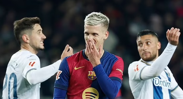 Trước đại chiến Inter, Olmo tiết lộ bất ngờ về phòng thay đồ Barca