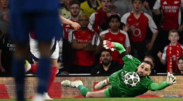 Arsenal sắp đối mặt với một trong những thủ môn xuất sắc nhất thế giới