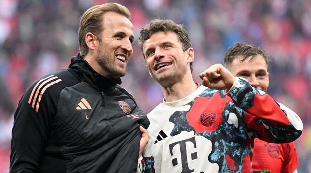 Bayern vs Gladbach: Lời tạm biệt của Muller; Thử thách cho hàng thủ chắp vá