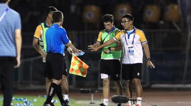 Sai sót của trọng tài khiến Hà Nội FC bị từ chối thay người hợp lệ