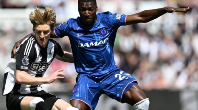 Pat Nevin: Maresca đã sử dụng Caicedo sai vị trí