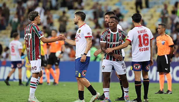 Gục ngã vì thẻ đỏ, Union Espanola chia tay Copa Sudamericana