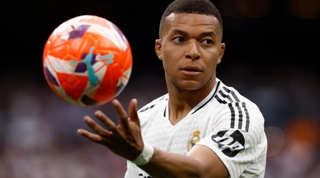 Platini lo Real không biết dùng Mbappe, nhắc nhở Xabi Alonso