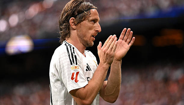 Ai nên kế nhiệm áo số 10 của Modric tại Real: Mbappe hay Arda Guler?