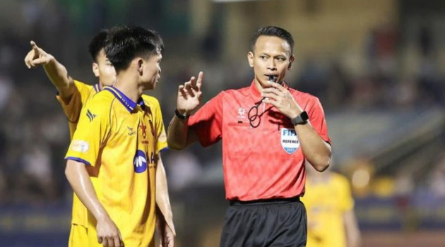 Trọng tài Malaysia bắt hai trận quyết định suất trụ hạng V.League