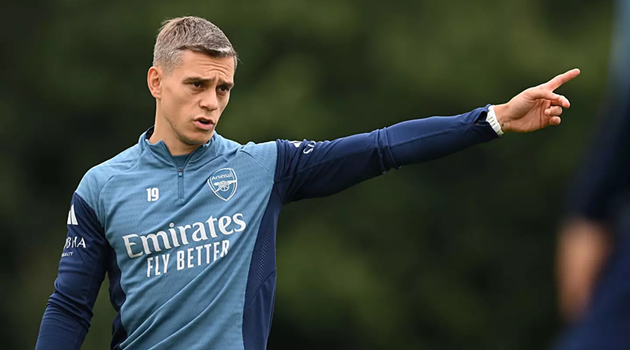 CĐV Arsenal phát hiện manh mối chuyển nhượng quan trọng trước đại chiến Man Utd